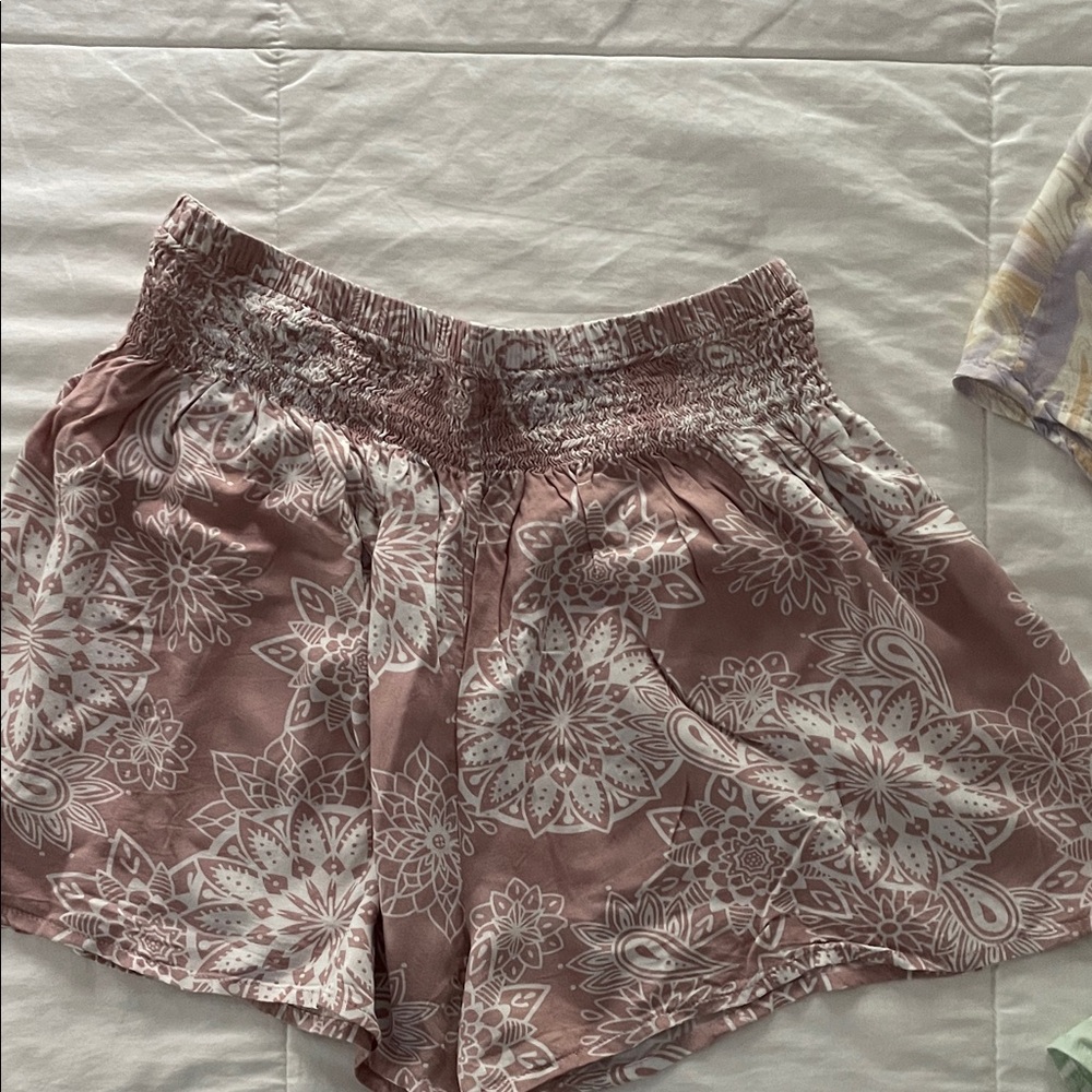 Elegant Floral Mauve High Waist Women's Shorts